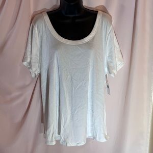 Brand New With Tags Old Navy White Ribbed T-shirt in a size 3x
